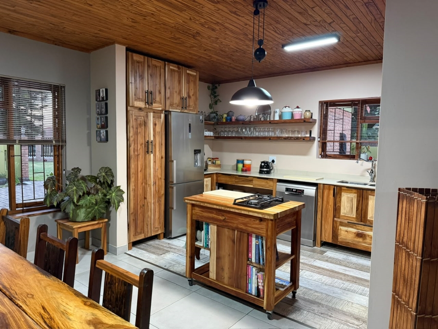 4 Bedroom Property for Sale in Fraaiuitsig Western Cape